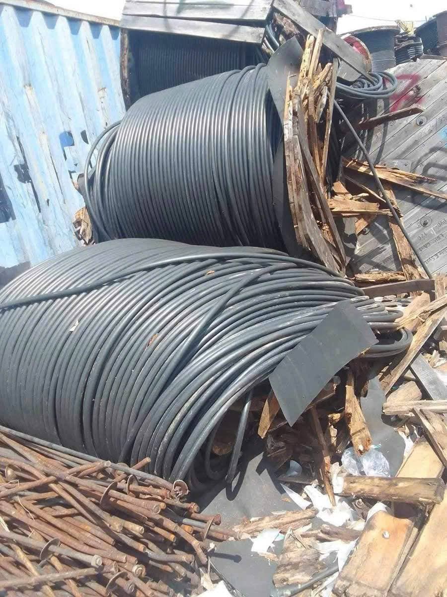 Cap day phe lieu cuon lon tai bai